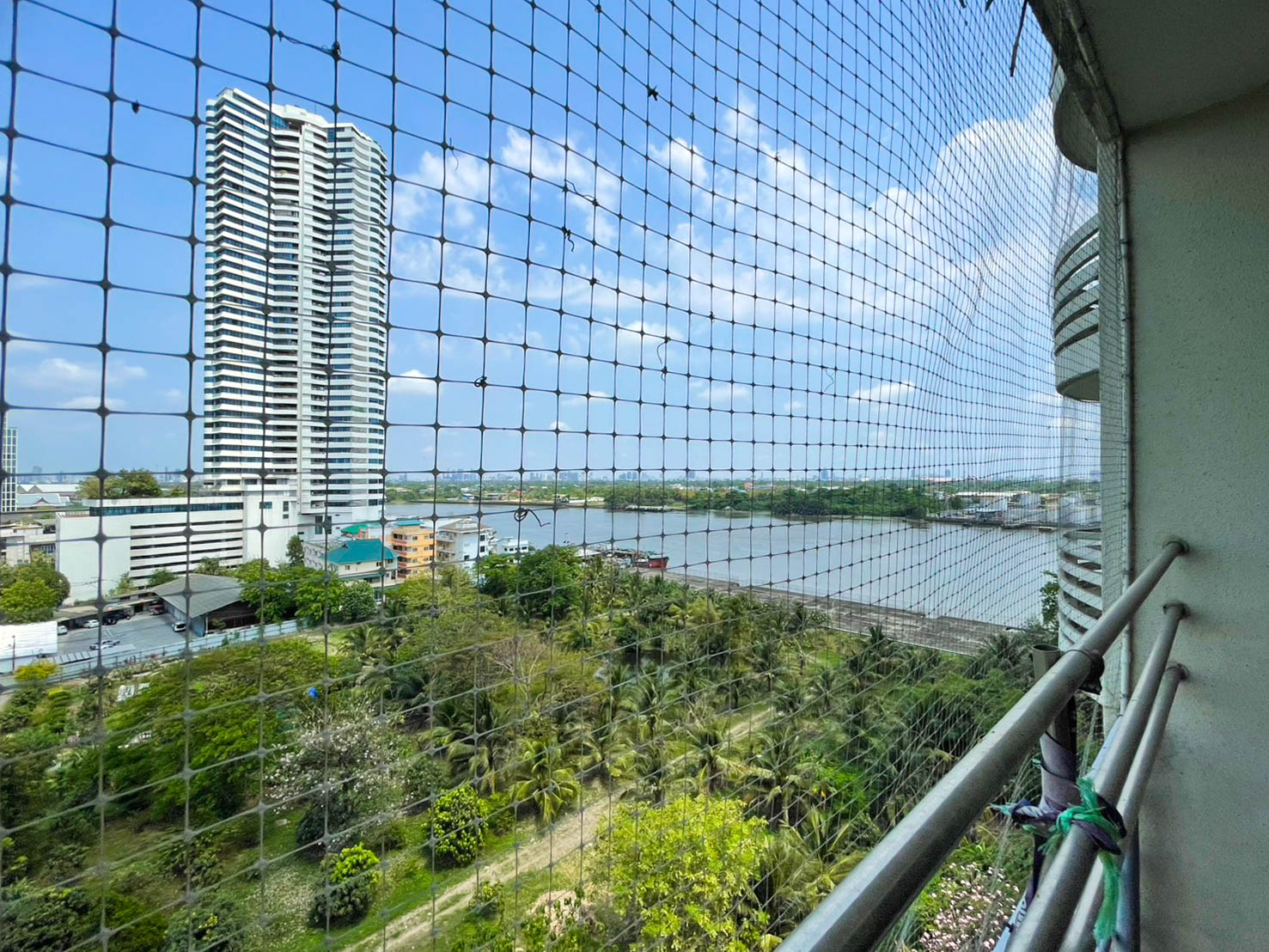 ขายถูกมาก คอนโดริมน้ำ SV City พระราม 3 2 ห้องนอน 1 ห้องน้ำ  74.25 ตร.ม.